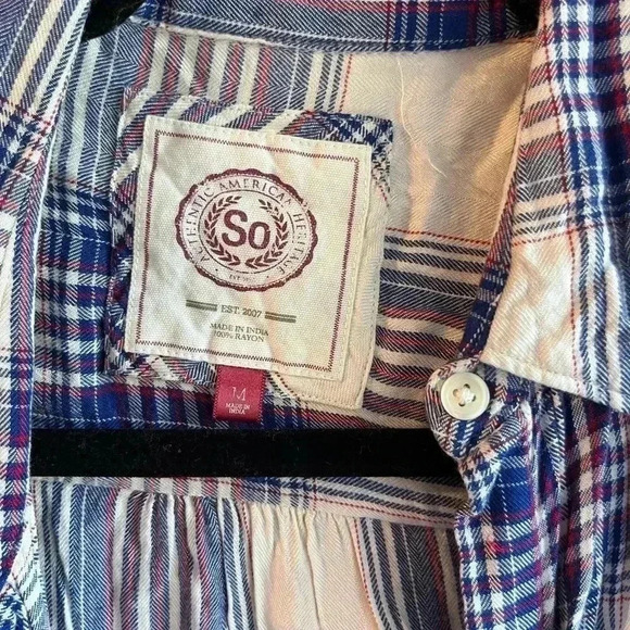 Five ~Plaid~ Shirts - Medium - Picture 7 of 8